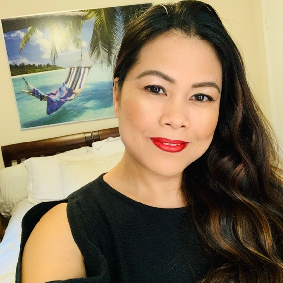 Meet your Posher, Riena - Picture 1 of 1